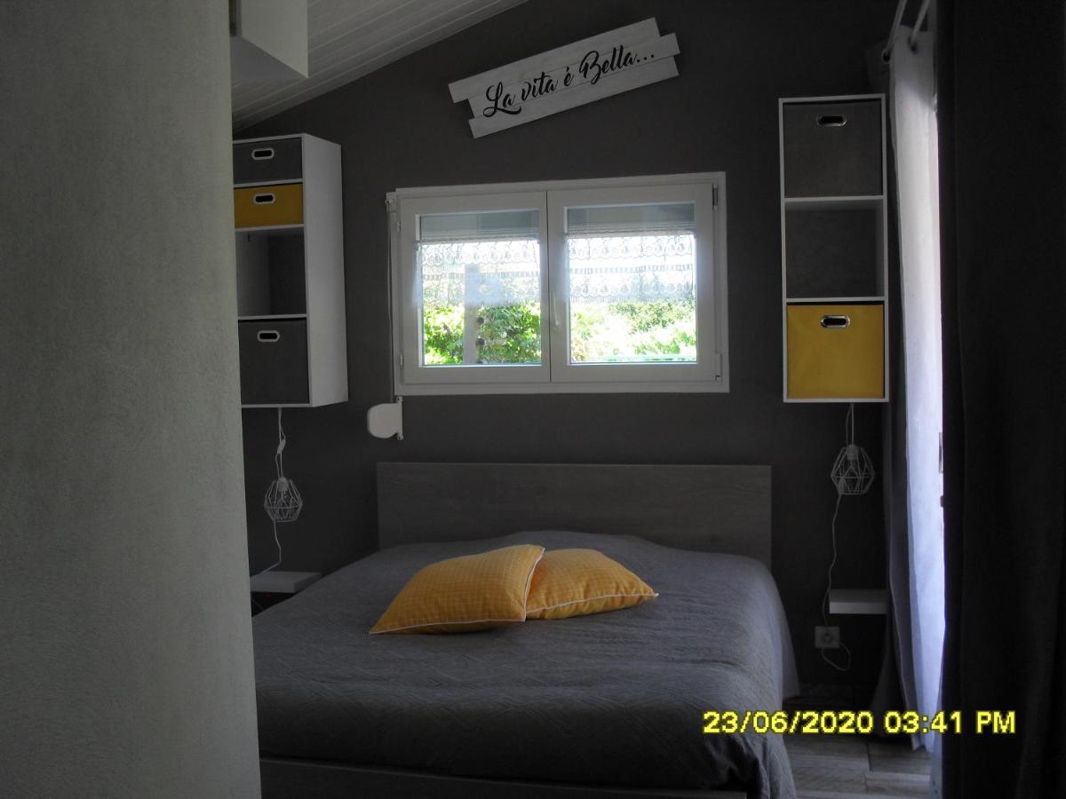 Maisonnette Neuve A La Campagne Urgosse Ngoại thất bức ảnh